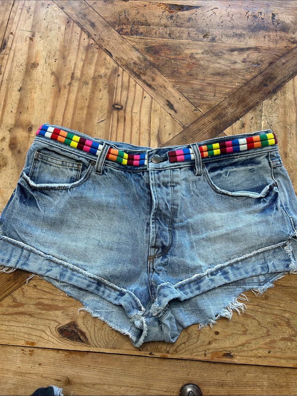 Free People sz 28 high waisted Denim Cutoff Shorts with Multicolor Woven Belt